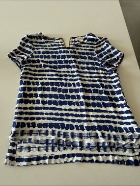 Anthropologie Fynn and Rose Navy & White Patterned Short Sleeve Blouse